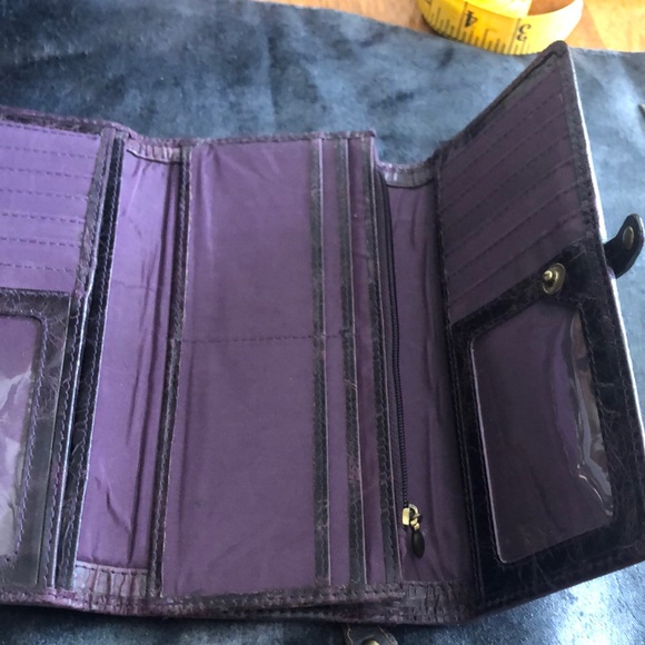 Elegant Purple Genuine Leather Women's Wallet - Picture 6 of 16